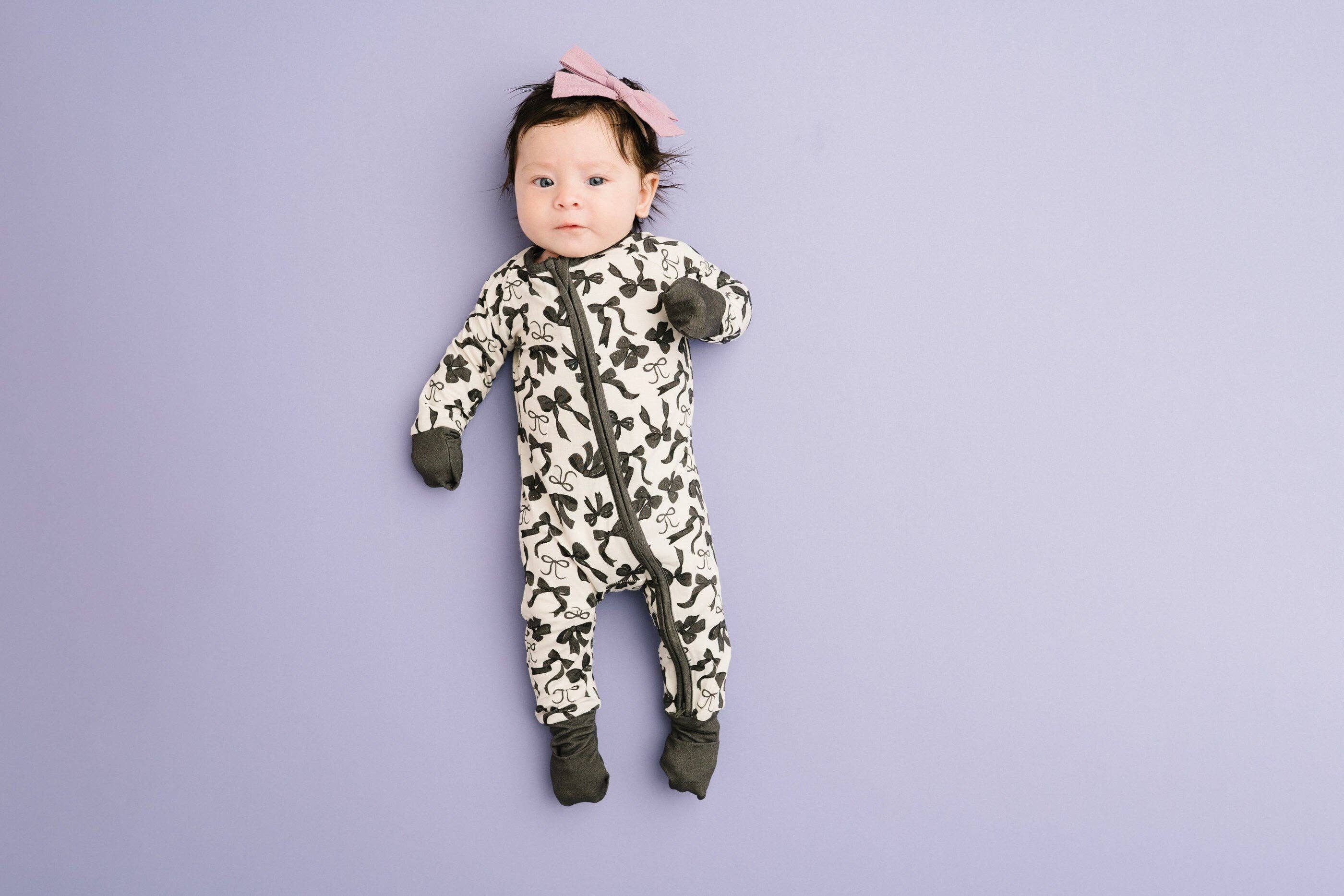 Monochrome Bows Bamboo Sleeper