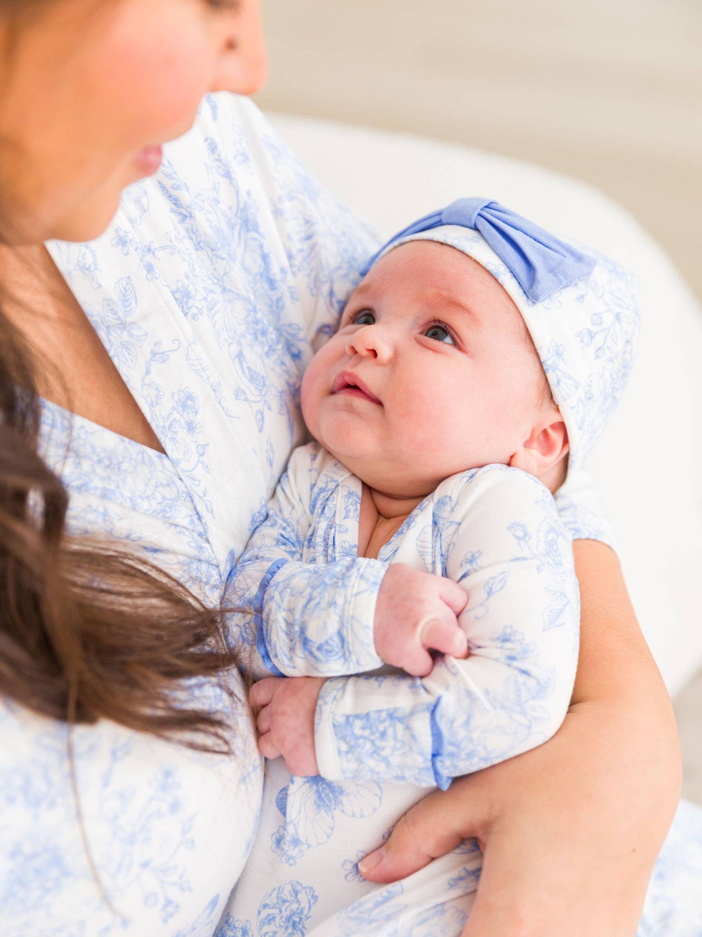 SoftSnooze™ Baby Girls Bamboo Viscose Periwinkle Butterfly Garden Ruffle Knotted Sleep Gown & Bow Hat Set