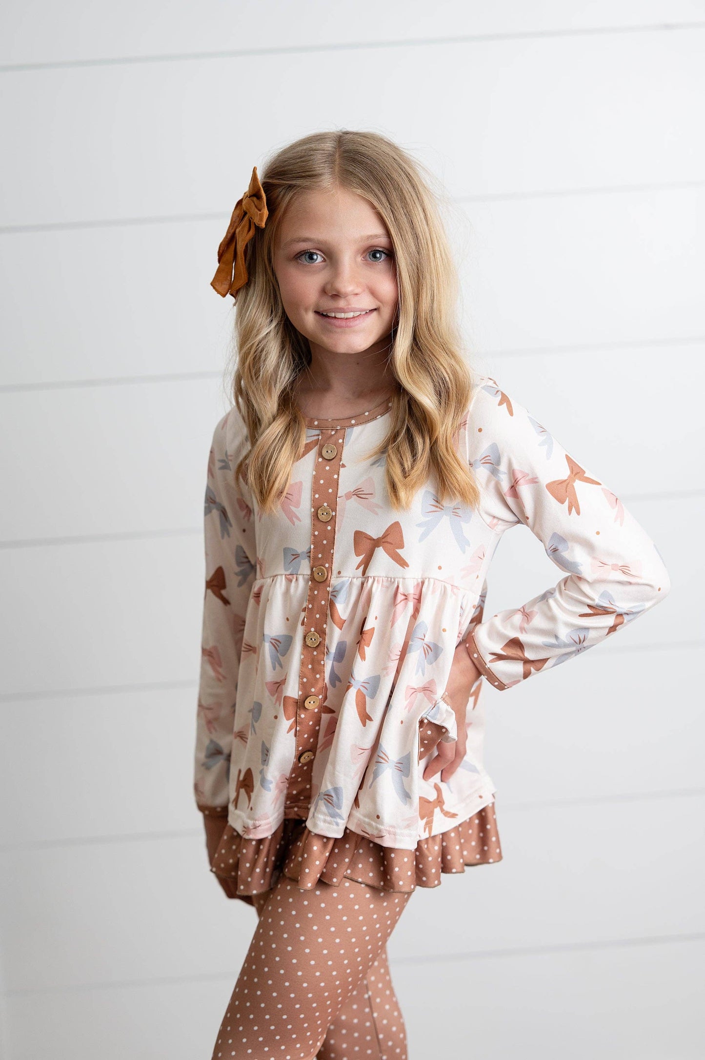 Girls Beige Coquette Bow Ruffle Pocket Button Legging Set