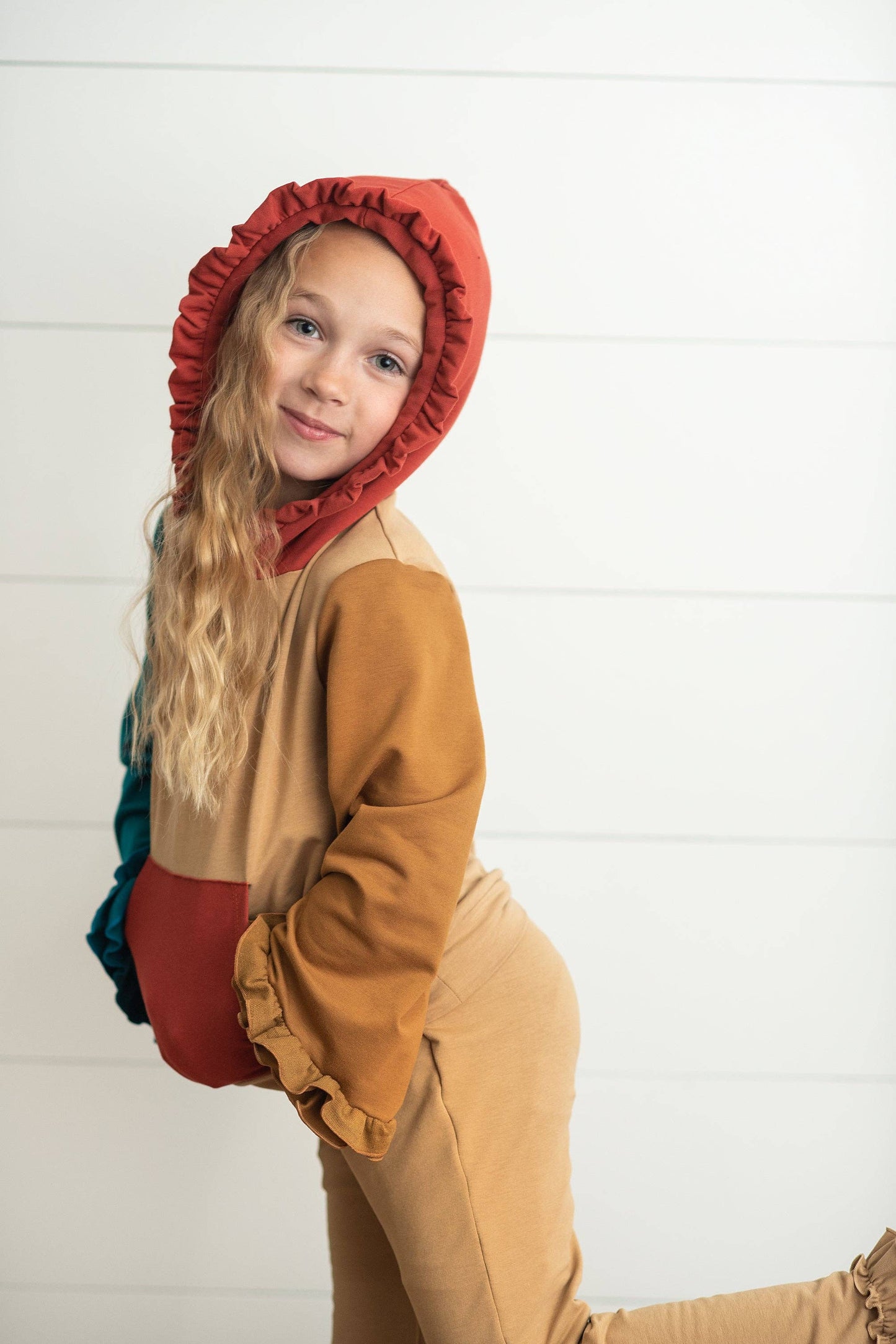 Kids Rust & Brown Color Block Hooded Ruffle Pocket Fall Set