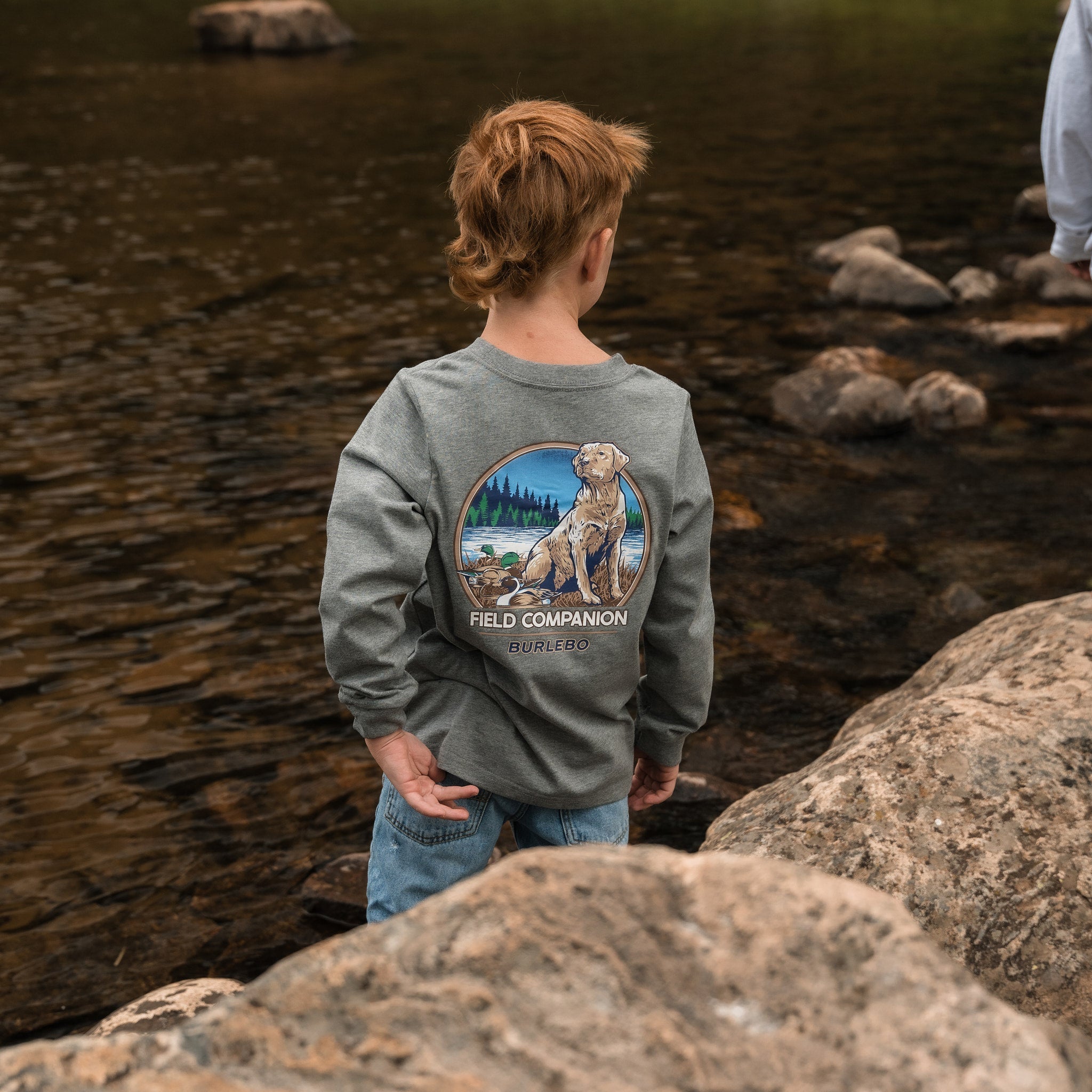Youth Tee LS Field Companion Dark Heather Grey